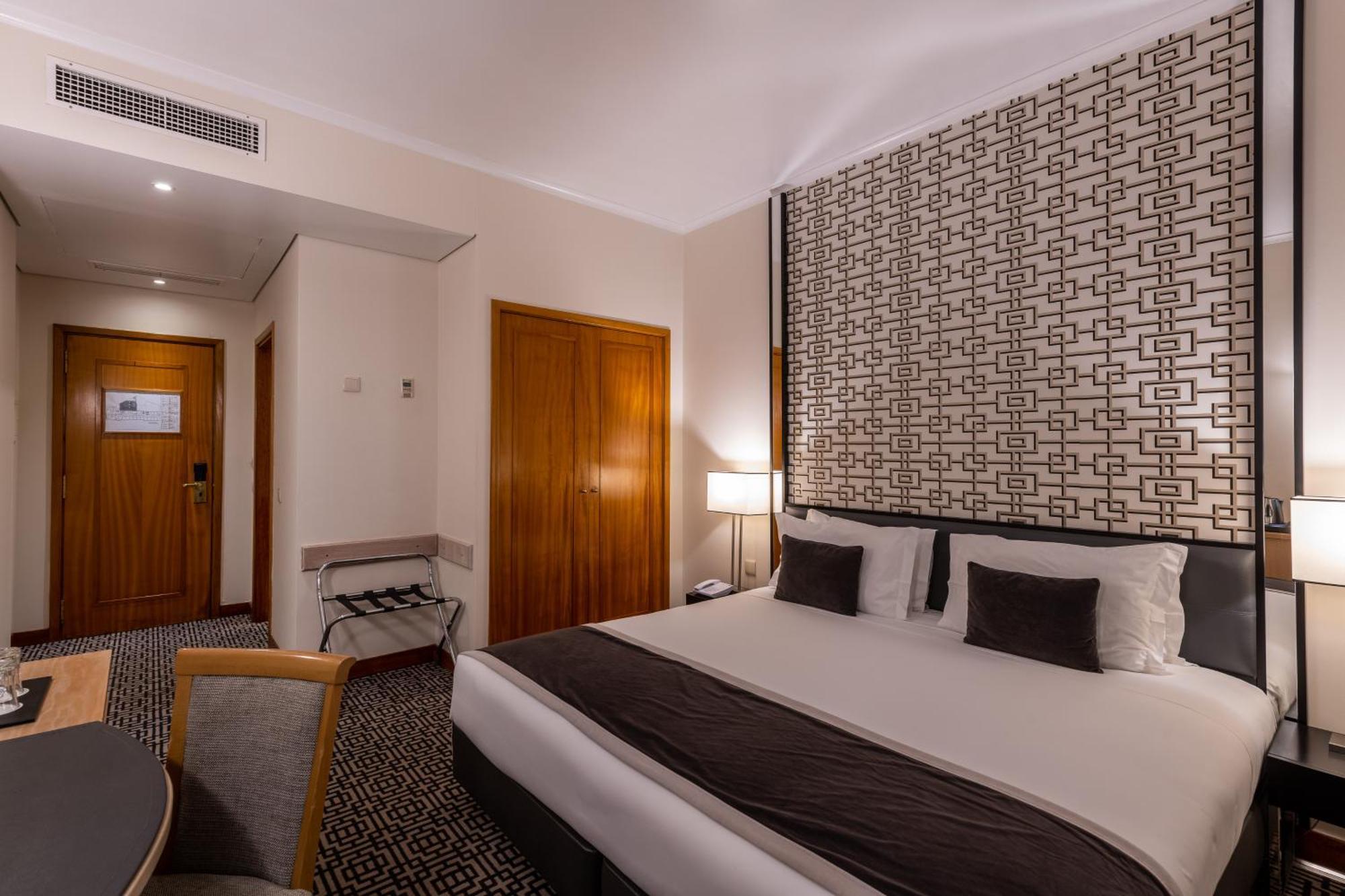 Superior Double or Twin Room City View